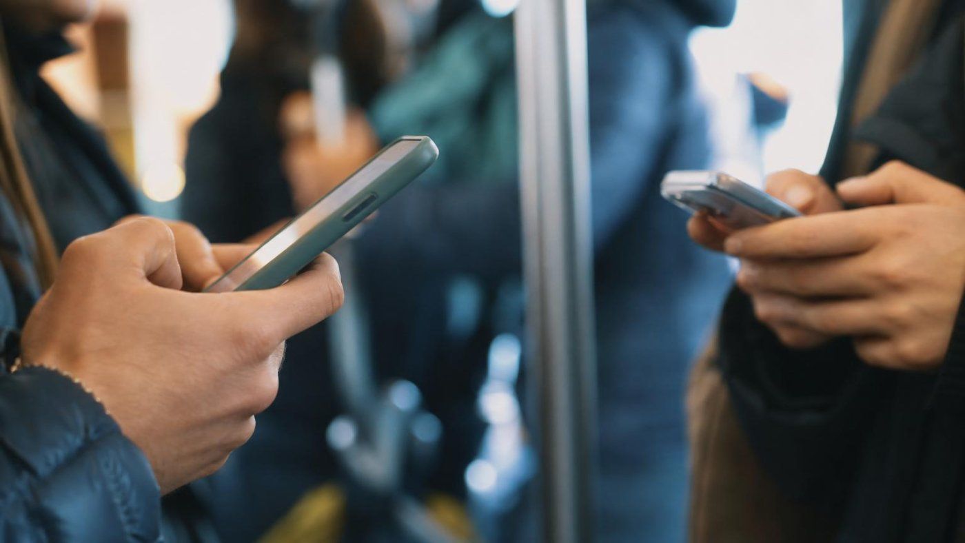 ChatGPT baja al 46,4% y Gemini sube al 27,7% gracias a Android, Chrome y Workspace
