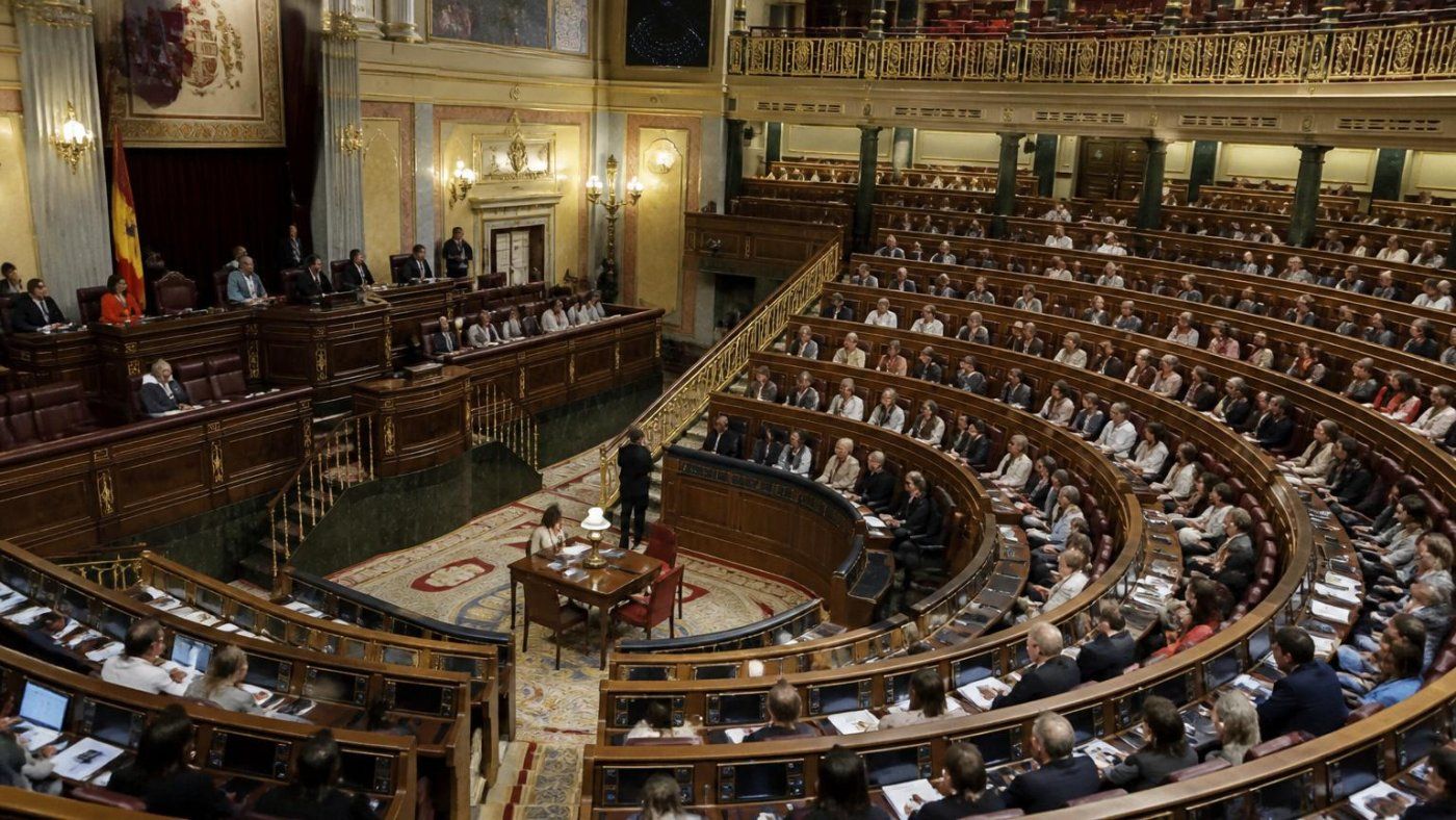 Yolanda Díaz pide que la IA no dicte el trabajo y exige auditorías, control humano y negociación sindical