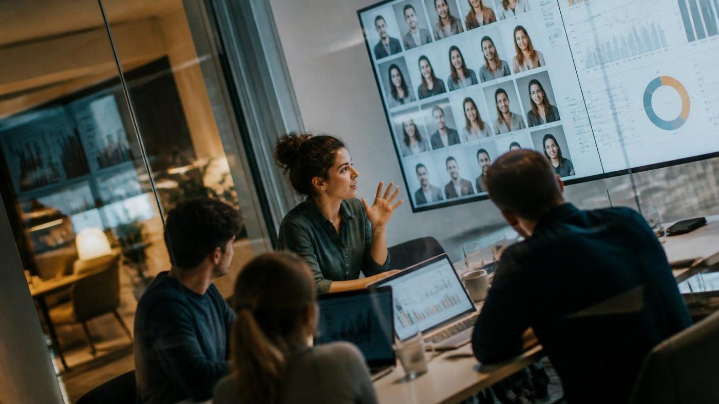 Usuarios sintéticos: la IA ya abarata hasta un 70% los focus groups y podría generar el 50% de los datos de mercado en 2027