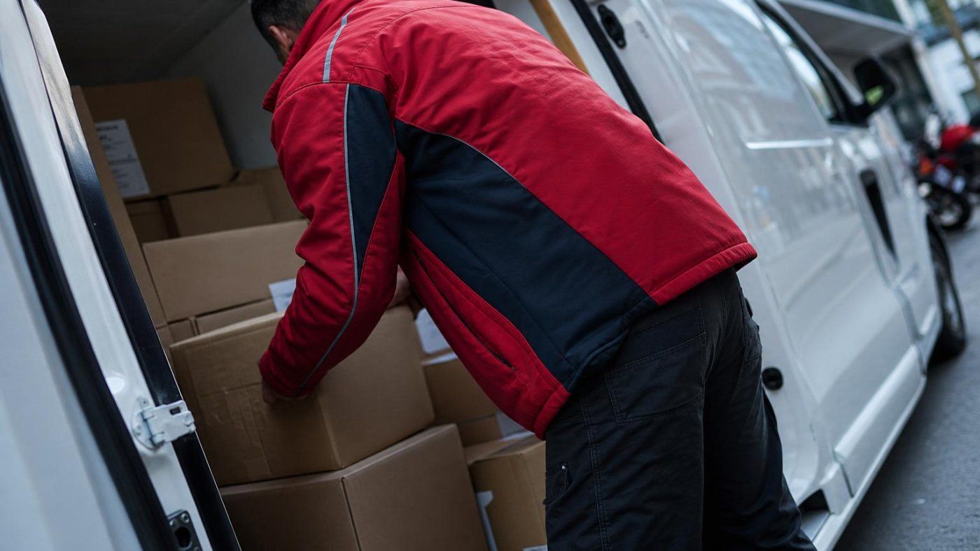 Correos Express: 34 años de reparto acaban en despido improcedente y una indemnización de más de 89.000 euros