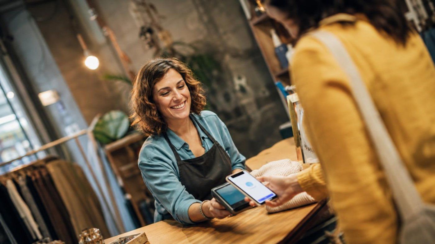 Visa lleva a la IA a pagar compras reales en comercios independientes con una treintena de bancos europeos