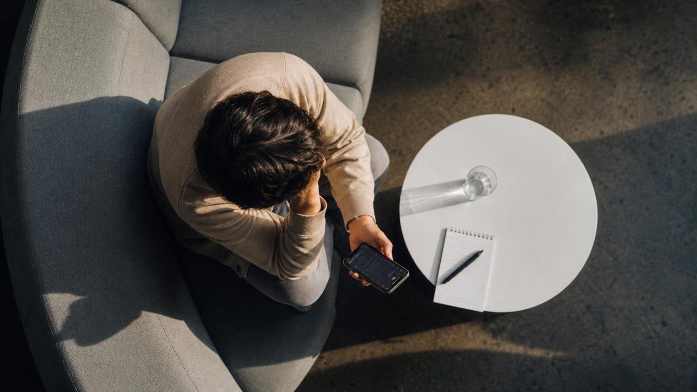 ChatGPT y salud mental: más del 35% ya usa IA y los psicólogos alertan de un riesgo “mortal”