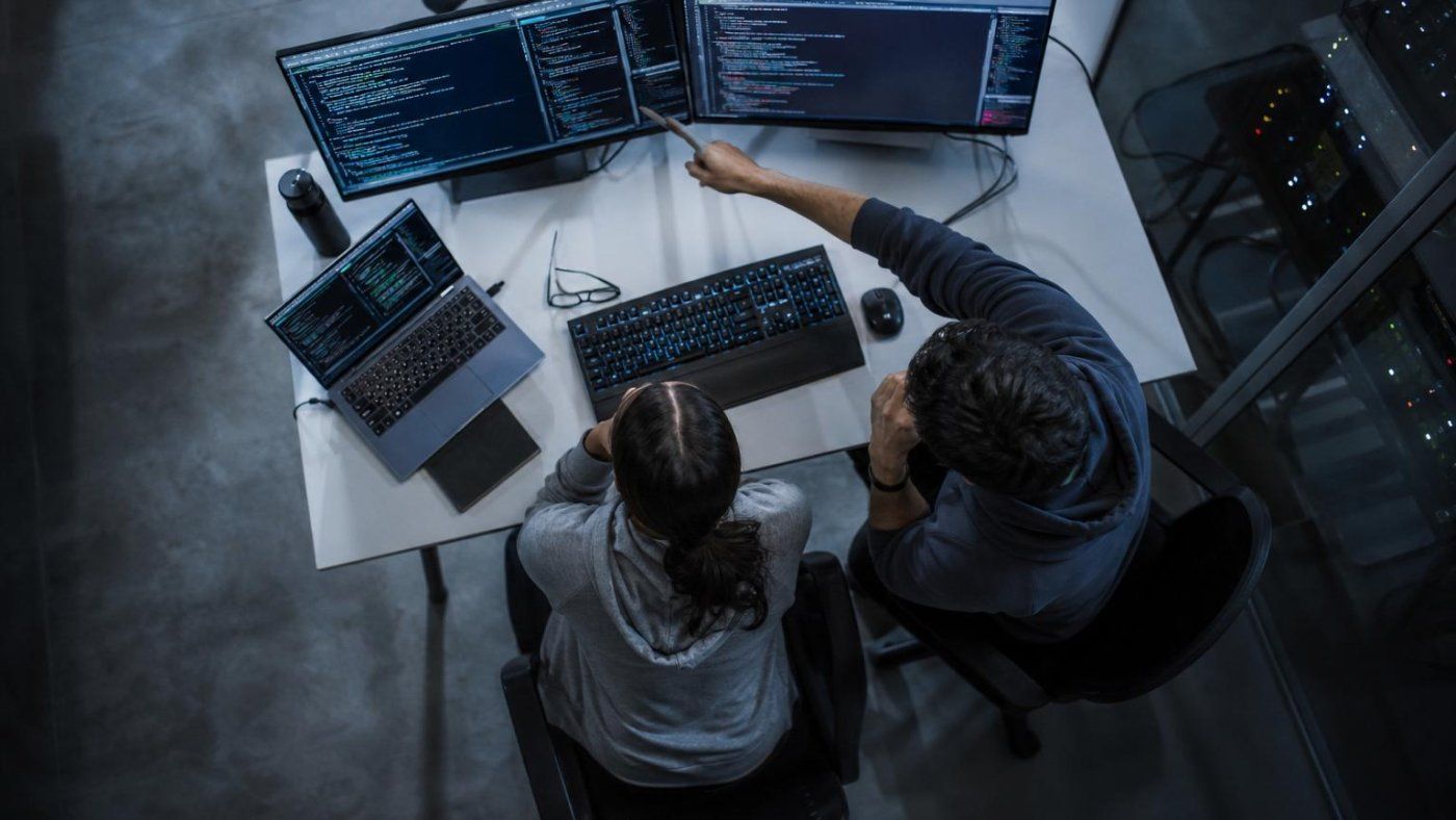 Mythos, la IA de Anthropic, analiza código y halla fallos en pruebas restringidas con software crítico