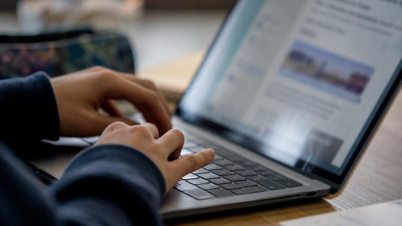 Google Search falla con menores: Common Sense detecta 7 de 8 fallos de seguridad y respuestas que inventan hasta sentencias