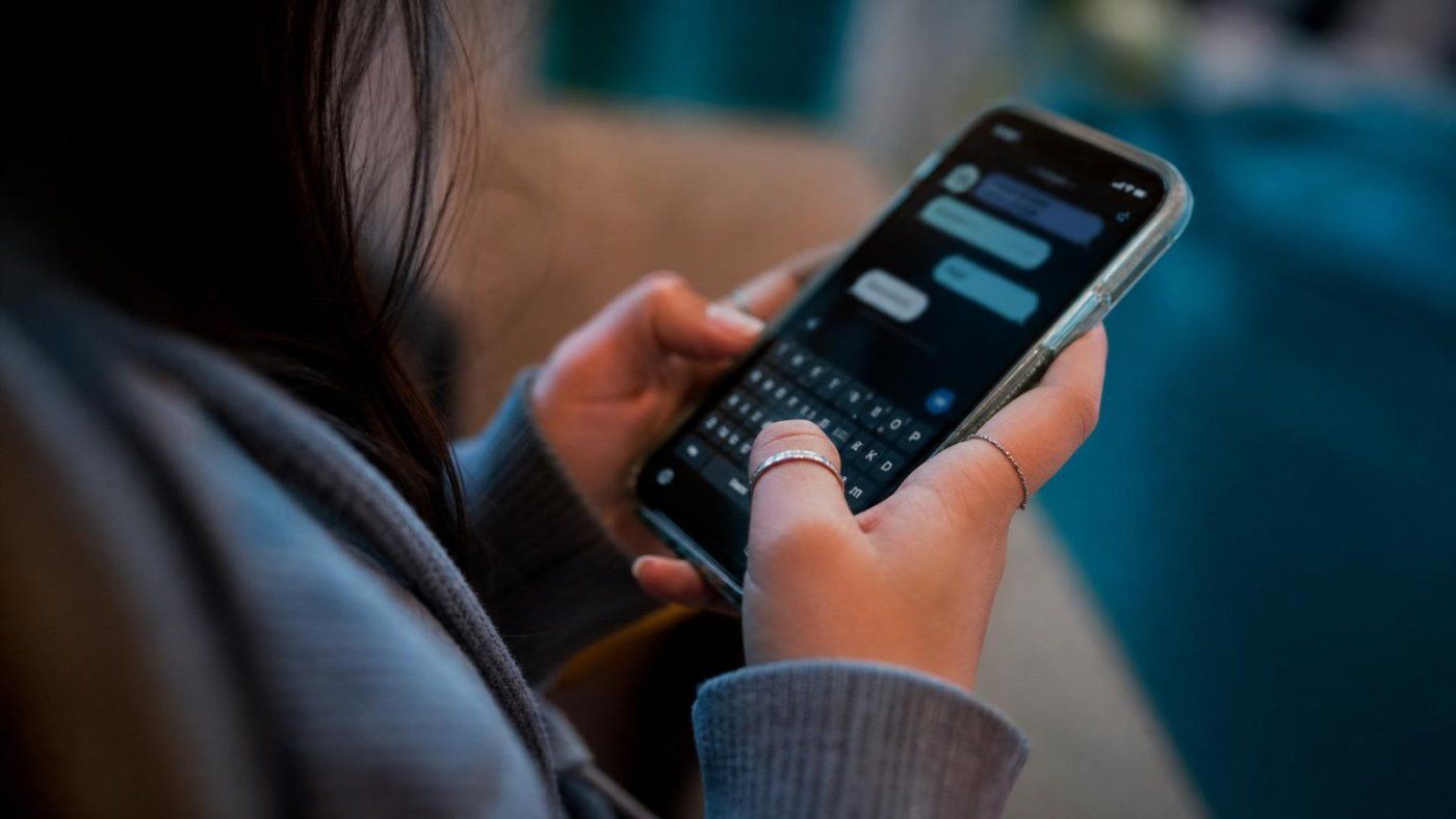 Una de cada cuatro jóvenes españolas usa IA para contar problemas personales