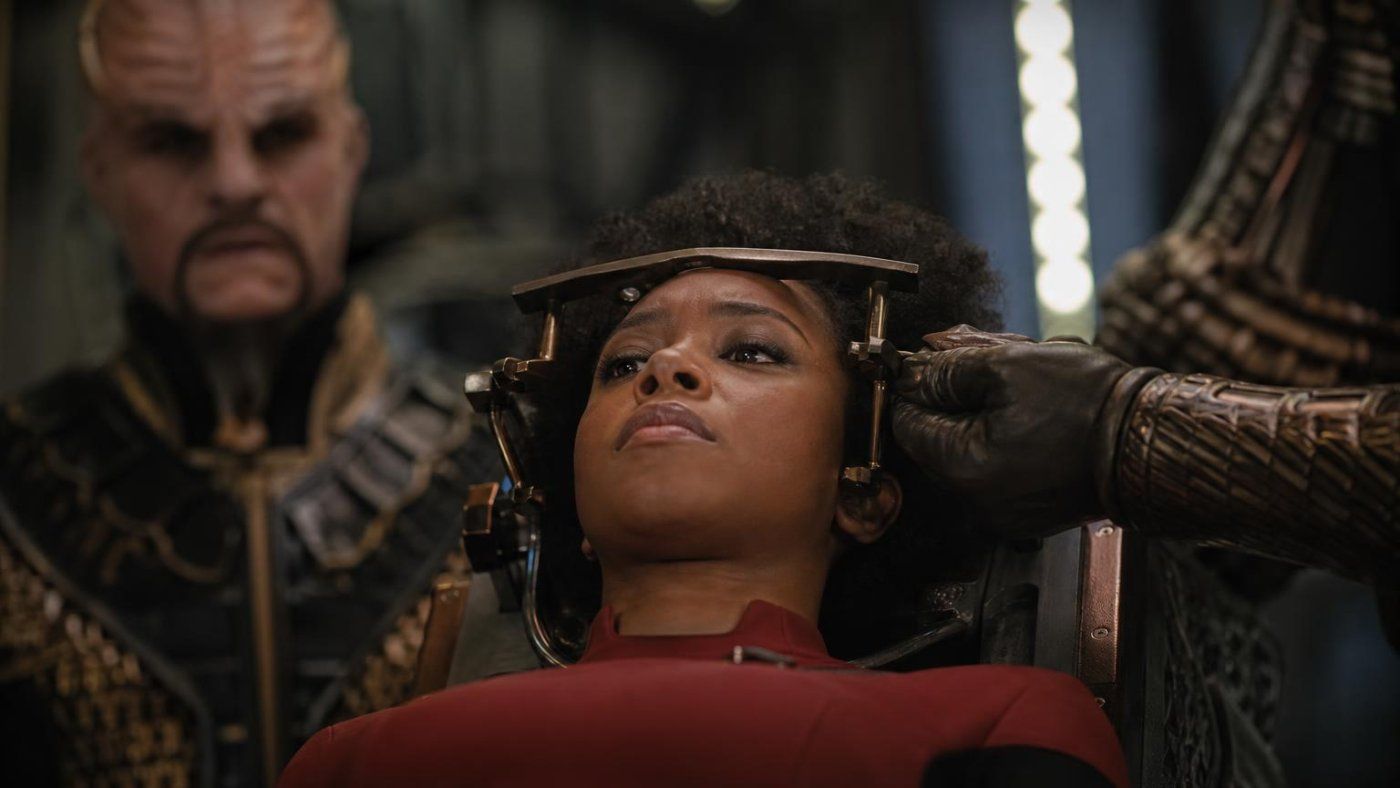 'Star Trek: Strange New Worlds' en SkyShowtime hace a Uhura resistir el escáner mental klingon antes que Spock