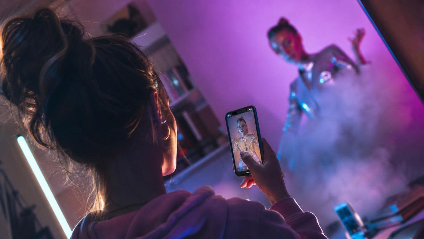 Instagram recorta alcance a los 'perfiles generados por IA' que no se identifiquen