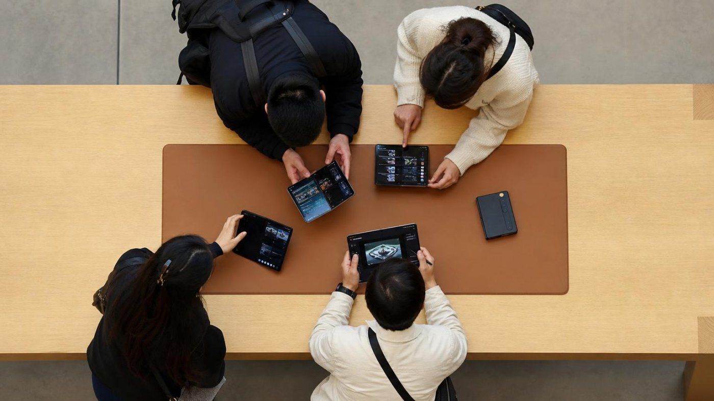 Apple llega al plegable con un móvil de más de 2.000 euros y pantallas de 5,5 y 7,8 pulgadas