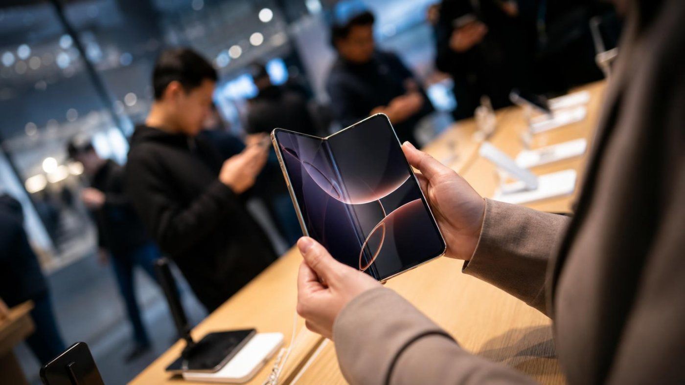 Apple retrasa el iPhone Duo plegable al 23 de octubre y lo vende sin Face ID por 2.339 euros