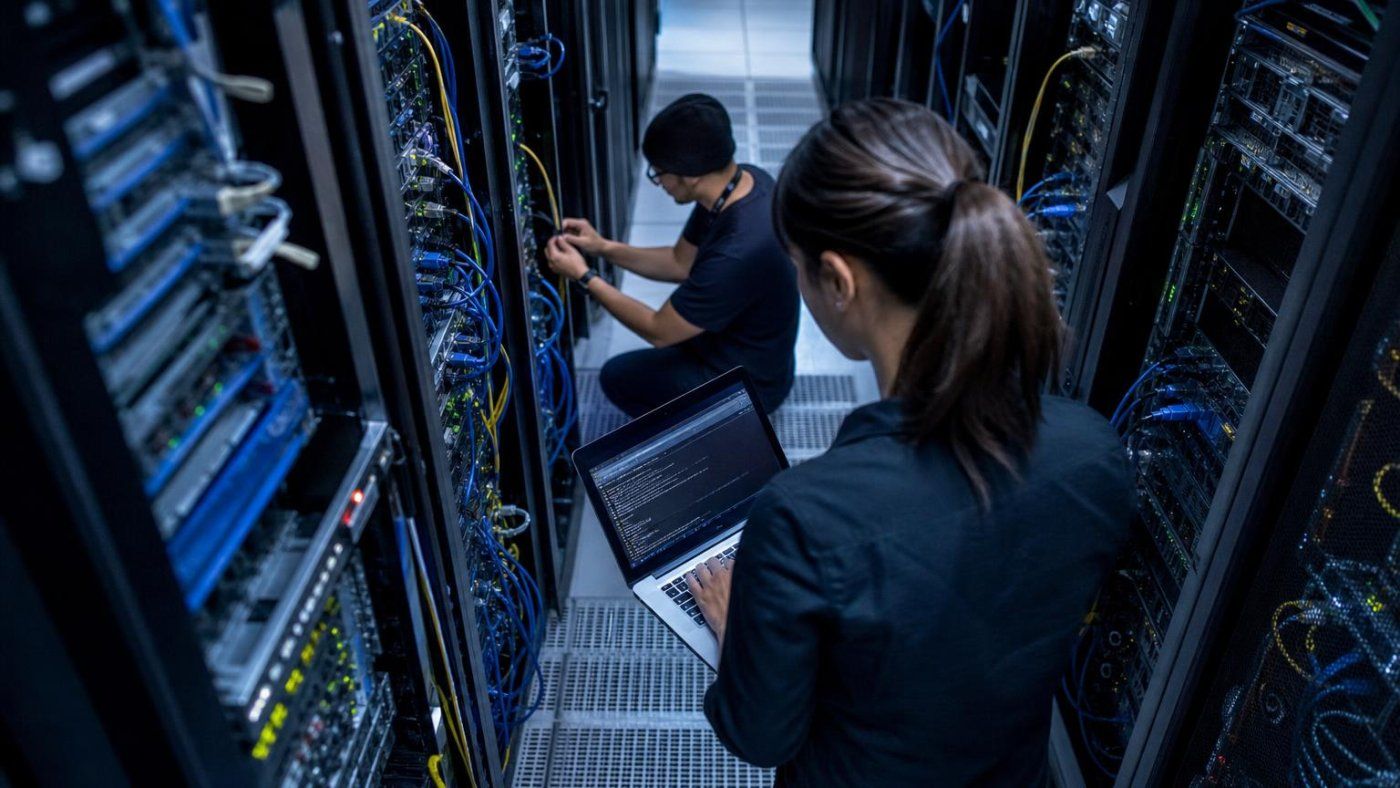 Toronto prueba un gusano de IA que cambia de táctica en cada máquina: Anthropic alerta de un enjambre que podría tomar internet