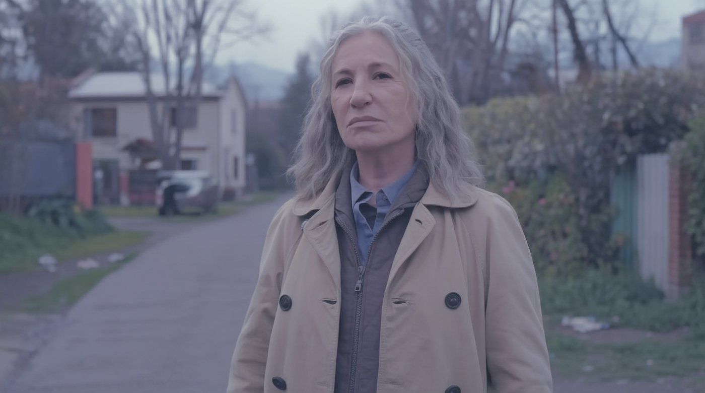 'Mis muertos tristes' en Netflix: una médica jubilada ve a los muertos en 4 episodios dirigidos por Pablo Larraín