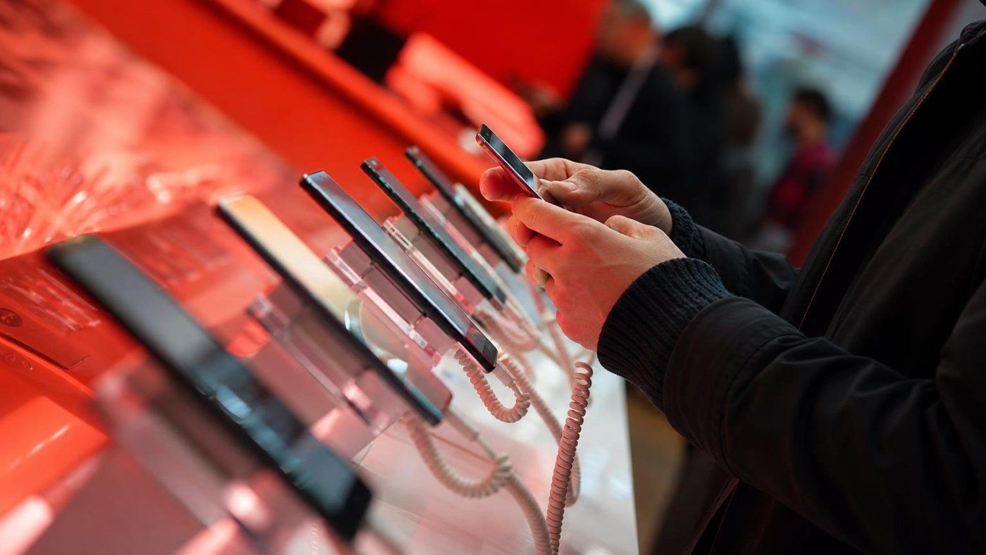El mercado móvil cae un 20% y los teléfonos de menos de 200 dólares se hundirán un 40% por la memoria