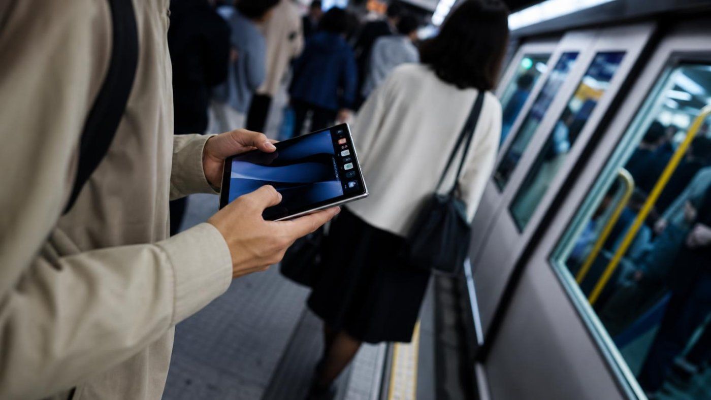 'iPhone Duo' llega el 23 de octubre con dock lateral y precio superior a 2.300 euros